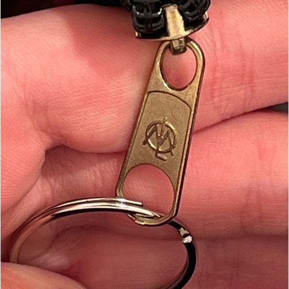 small patterned pink bag - Picture 4 of 4